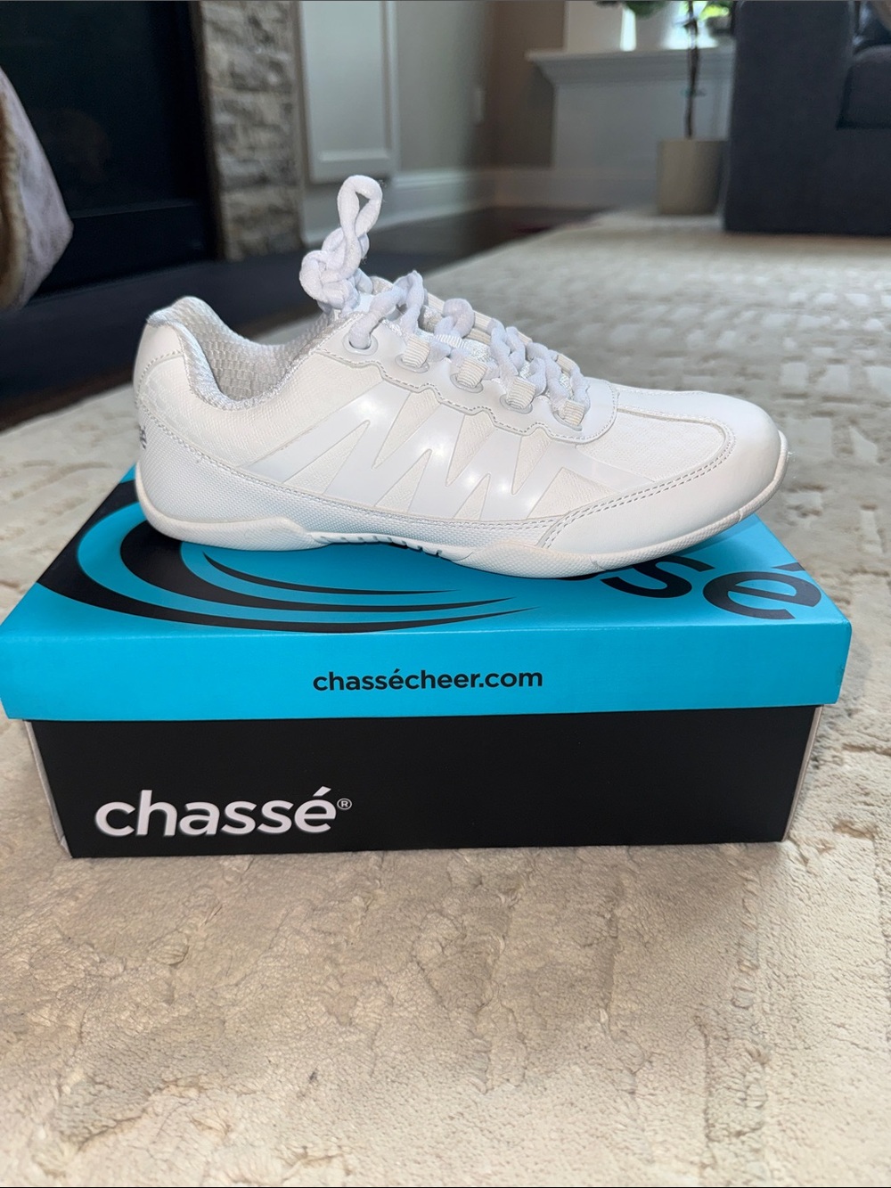 Chassé Apex White Cheer Sneaker 5 worn once